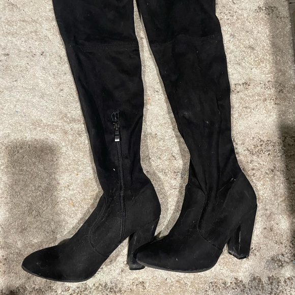 Knee high black boots size 6 - Picture 2 of 2